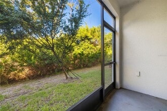 621 Royal Empress Dr in Ruskin, FL - Building Photo - Building Photo