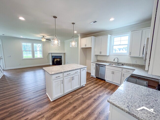 111 Freedom Park Rd in Beaufort, NC - Building Photo - Building Photo