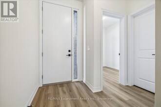 68 Vly Trl Pl in Hamilton, ON - Building Photo - Building Photo