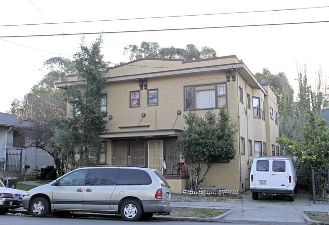 2532 High St in Oakland, CA - Building Photo - Building Photo