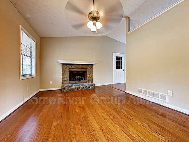 302 Kings Hill Ct in Lawrenceville, GA - Building Photo - Building Photo