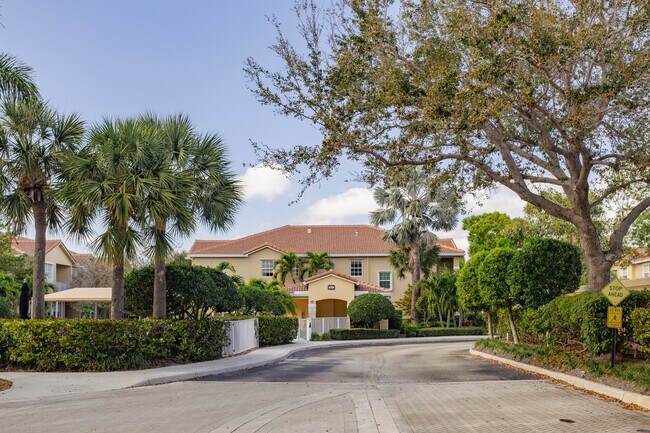 Tequesta Trace Condominium in Jupiter, FL - Building Photo - Building Photo