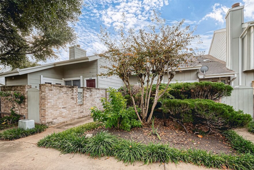 13016 Wirevine Ln in Houston, TX - Building Photo