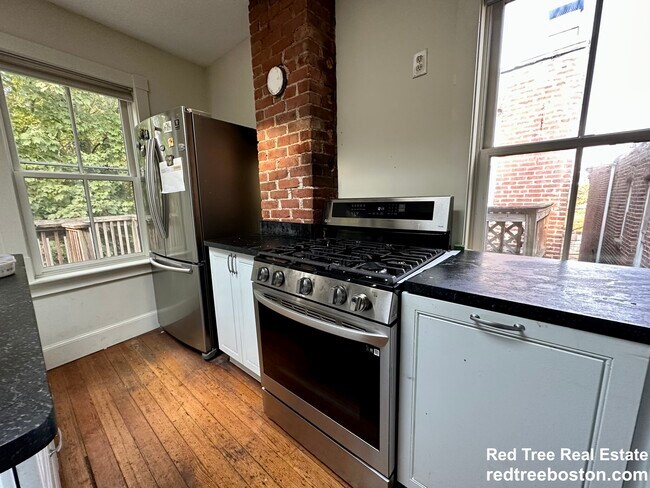 151 Highland St, Unit 2 in Boston, MA - Building Photo - Building Photo