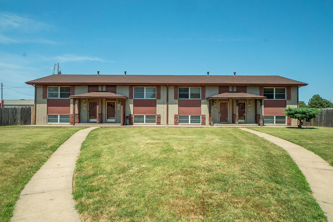 2443 S St. Clair St in Wichita, KS - Building Photo - Primary Photo