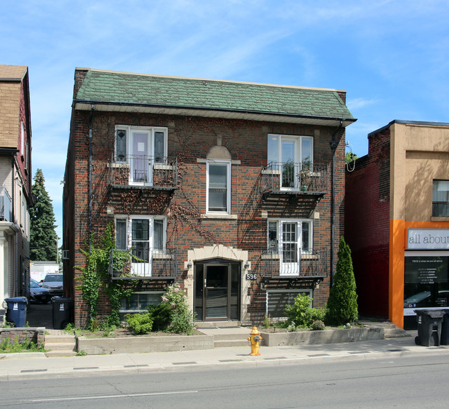 596 St Clair Ave W in Toronto, ON - Building Photo - Building Photo