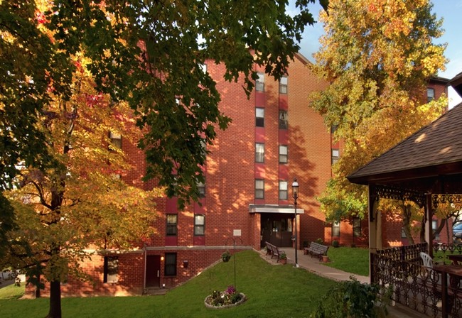 Gordon Camp Apartments in Rochester, PA - Building Photo - Building Photo