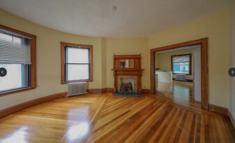 22 Grand View Ave, Unit 1 in Somerville, MA - Building Photo