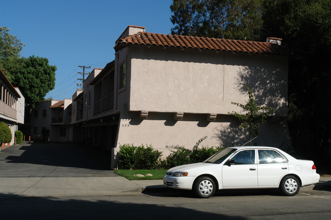 551-555 W Pueblo St in Santa Barbara, CA - Building Photo - Building Photo