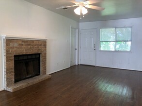 3618 Mahan St in Bryan, TX - Foto de edificio - Building Photo