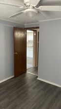 33305 Ryan Dr in Leesburg, FL - Building Photo - Building Photo