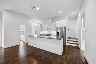 4905 Live Oak St in Dallas, TX - Building Photo