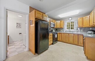 204 Elliott Ave in Waterbury, CT - Building Photo