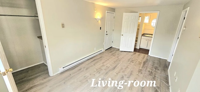 1027 Cochran Mill Rd in Jefferson Hills, PA - Foto de edificio - Building Photo