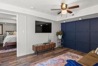 1593 Mill Acres Dr SW, Unit Mamaa's Garden Suite in Atlanta, GA - Foto de edificio - Building Photo