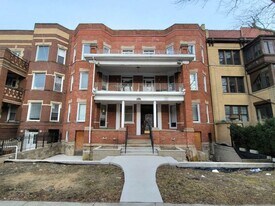 6713 N Sheridan Rd, Unit N2 in Chicago, IL - Building Photo