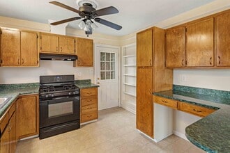 21 Oak Leaf Ln in Arden, NC - Building Photo - Building Photo