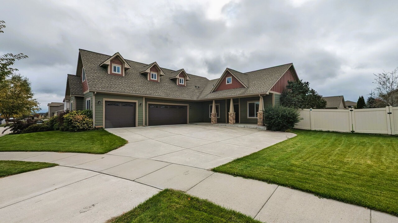 3013 N Cormac Loop in Post Falls, ID - Building Photo