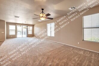 2243 W Mila Way in Queen Creek, AZ - Building Photo - Building Photo