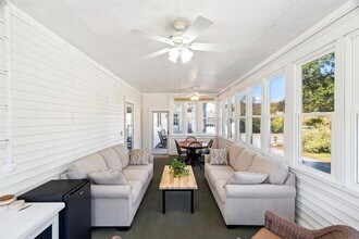 137-139 N Main St in Lebanon, NH - Foto de edificio - Building Photo