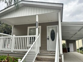 2323 NW 46th Ct in Ocala, FL - Building Photo