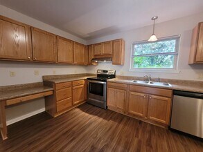 821 Hanover Dr in Virginia Beach, VA - Building Photo - Building Photo