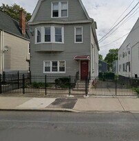 138 Stuyvesant Ave, Unit 1F in Newark, NJ - Building Photo