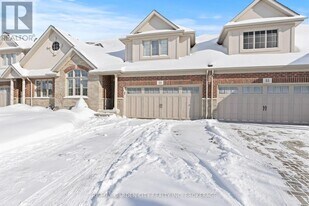 55 Kline Crescent in Pelham, ON - Building Photo