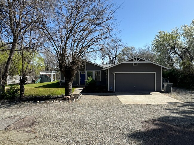 property at 3021 Delmar Ave