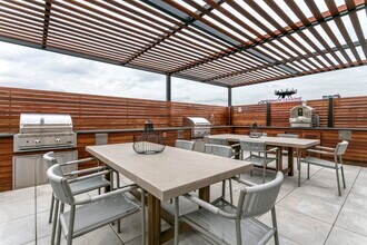 372 9th St in Jersey City, NJ - Building Photo - Building Photo