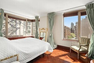 30 E 85th St in New York, NY - Building Photo - Building Photo