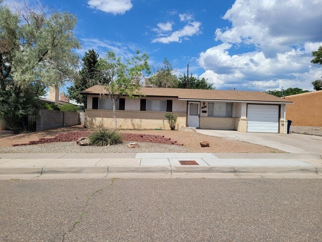 11629 La Cueva Ln NE in Albuquerque, NM - Building Photo - Building Photo