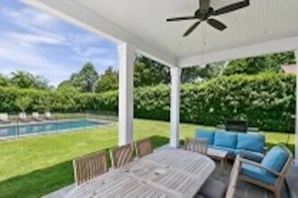 29 South St in Southampton, NY - Building Photo - Building Photo