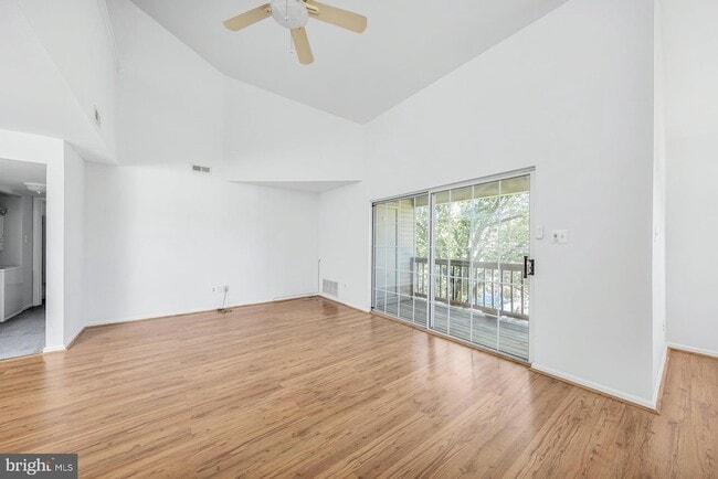 2002 Tanglewood Ct, Unit 2002 in Washington Township, NJ - Building Photo - Building Photo