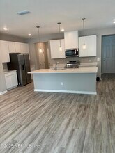 6847 Mirage St in Jacksonville, FL - Building Photo - Building Photo