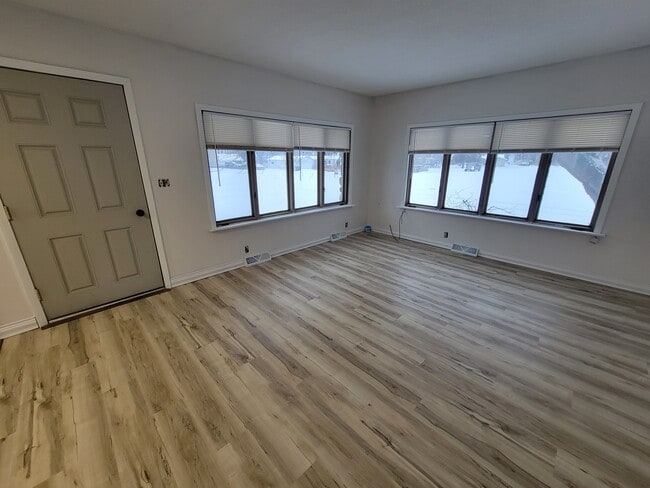 802 Le Hillier St, Unit 1