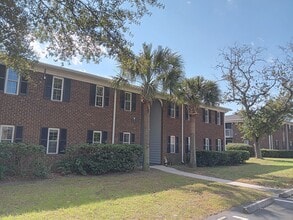 21 Rivers Point Row in Charleston, SC - Building Photo - Building Photo