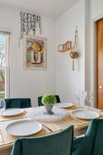 26 W Burlington Ave in Westmont, IL - Foto de edificio - Building Photo