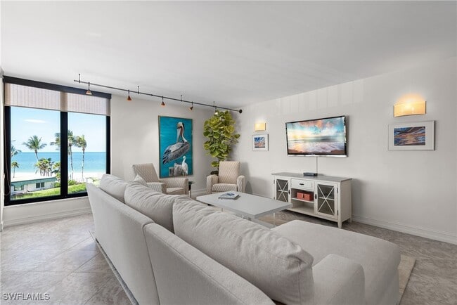 property at 3115 Gulf Shore Blvd N