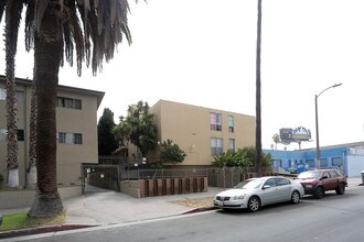 984 S Westmoreland Ave in Los Angeles, CA - Building Photo - Building Photo