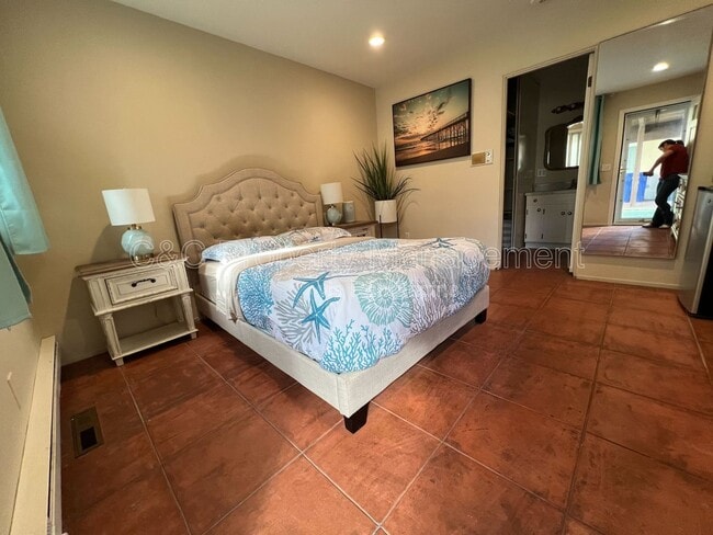 1 Beach Way in Monterey, CA - Building Photo - Building Photo