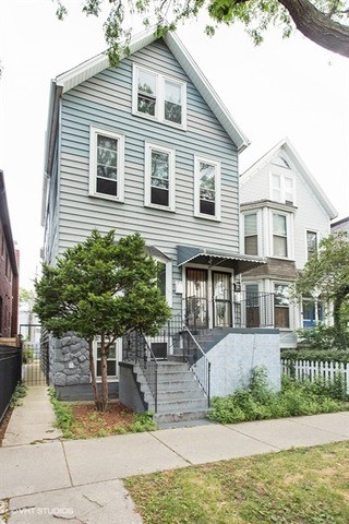 1029 W Wellington Ave in Chicago, IL - Foto de edificio