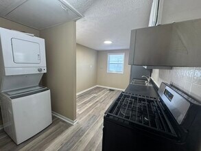 907 Dover Dr in South Bend, IN - Building Photo - Building Photo