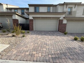 12480 Kings Crk Pl in Las Vegas, NV - Building Photo - Building Photo