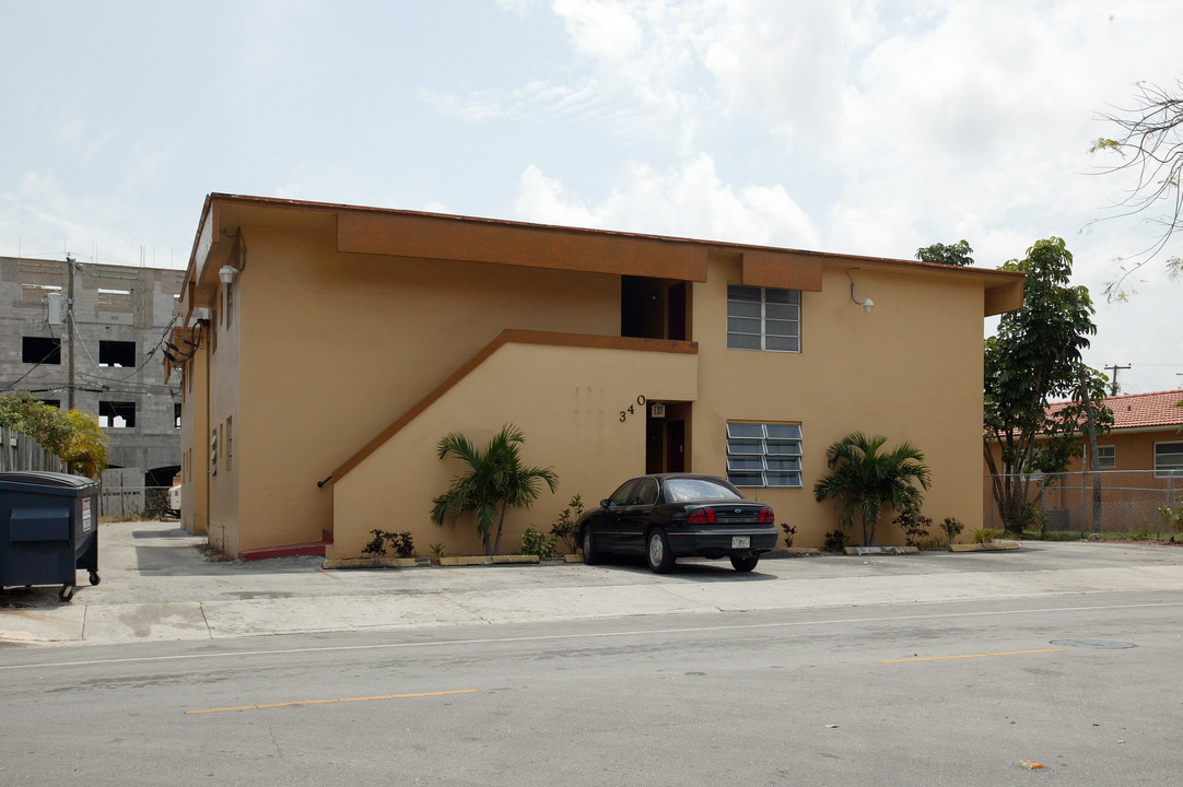 340 E 2nd Ave in Hialeah, FL - Foto de edificio