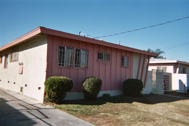 711 N Rose Ave in Compton, CA - Foto de edificio