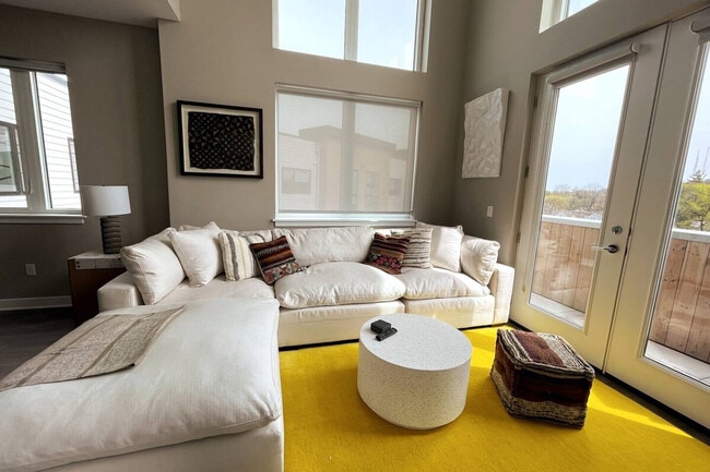 625 S Goodman St in Rochester, NY - Foto de edificio - Building Photo