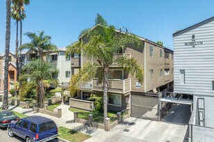 744 Rose Ave in Long Beach, CA - Building Photo