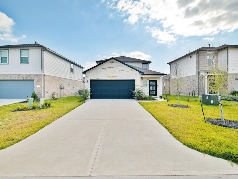 8419 Sweet Cherry Ln in Magnolia, TX - Building Photo