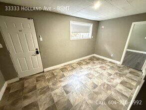33333 Holland Ave in Abbotsford, BC - Building Photo - Building Photo